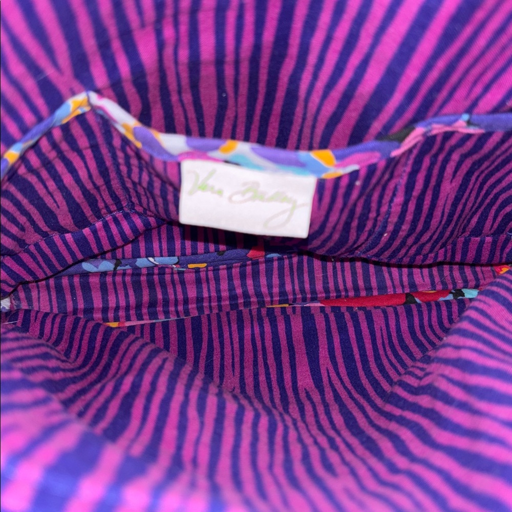 VERA BRADLEY…IMPRESSIONISTA PATTERN MULTICOLORED BAG
PURPLE HUES AND BLUE REDS - Picture 4 of 9